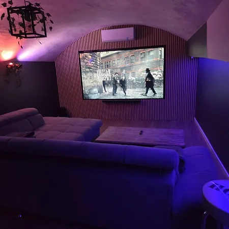 La Cave Voutee - Cinema *