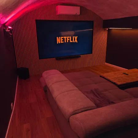 La Cave Voutee - Cinema Appartement *