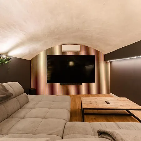 La Cave Voutee - Cinema Апартаменты *